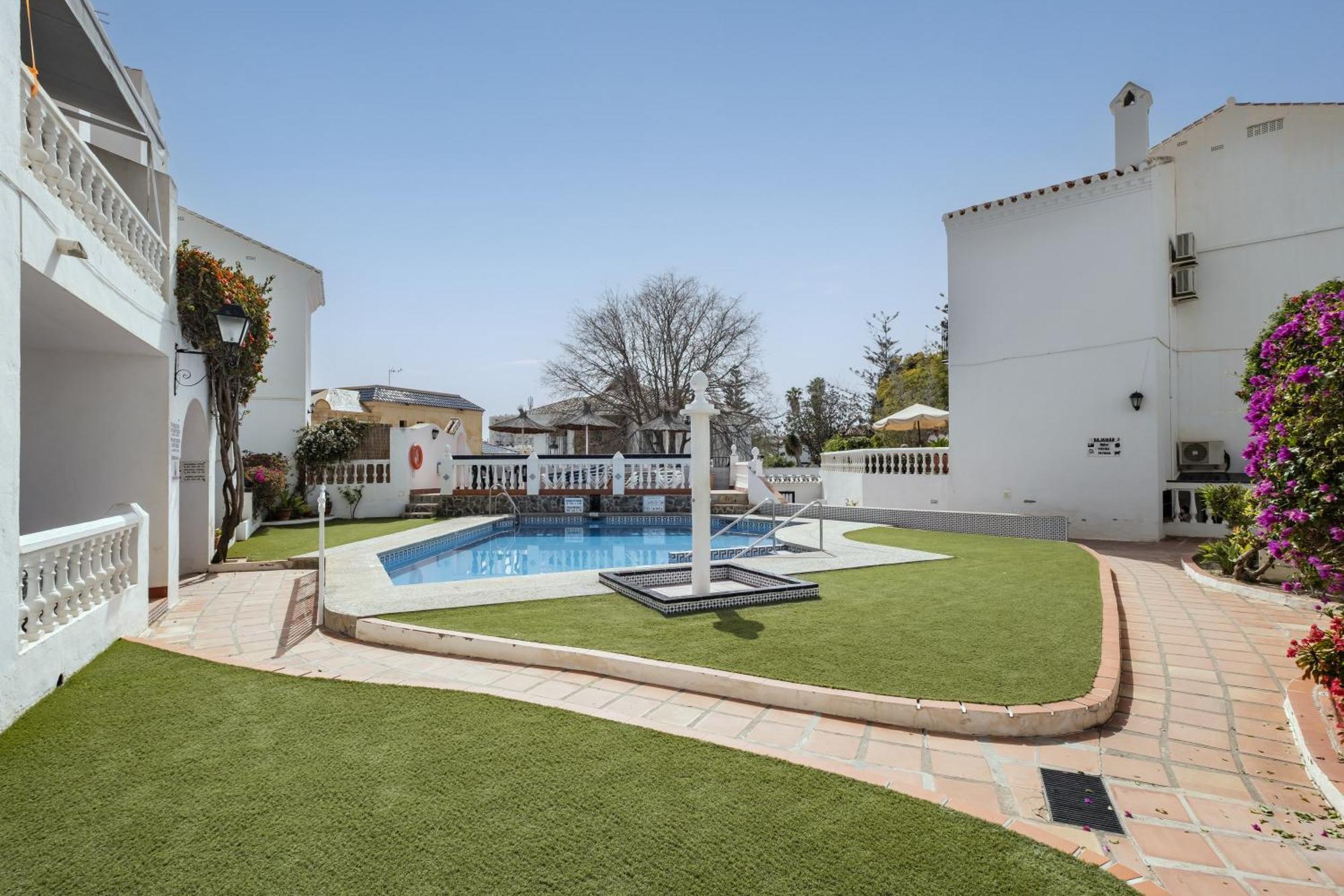 Bright spacious 1 bed apartment Nerja Exterior foto