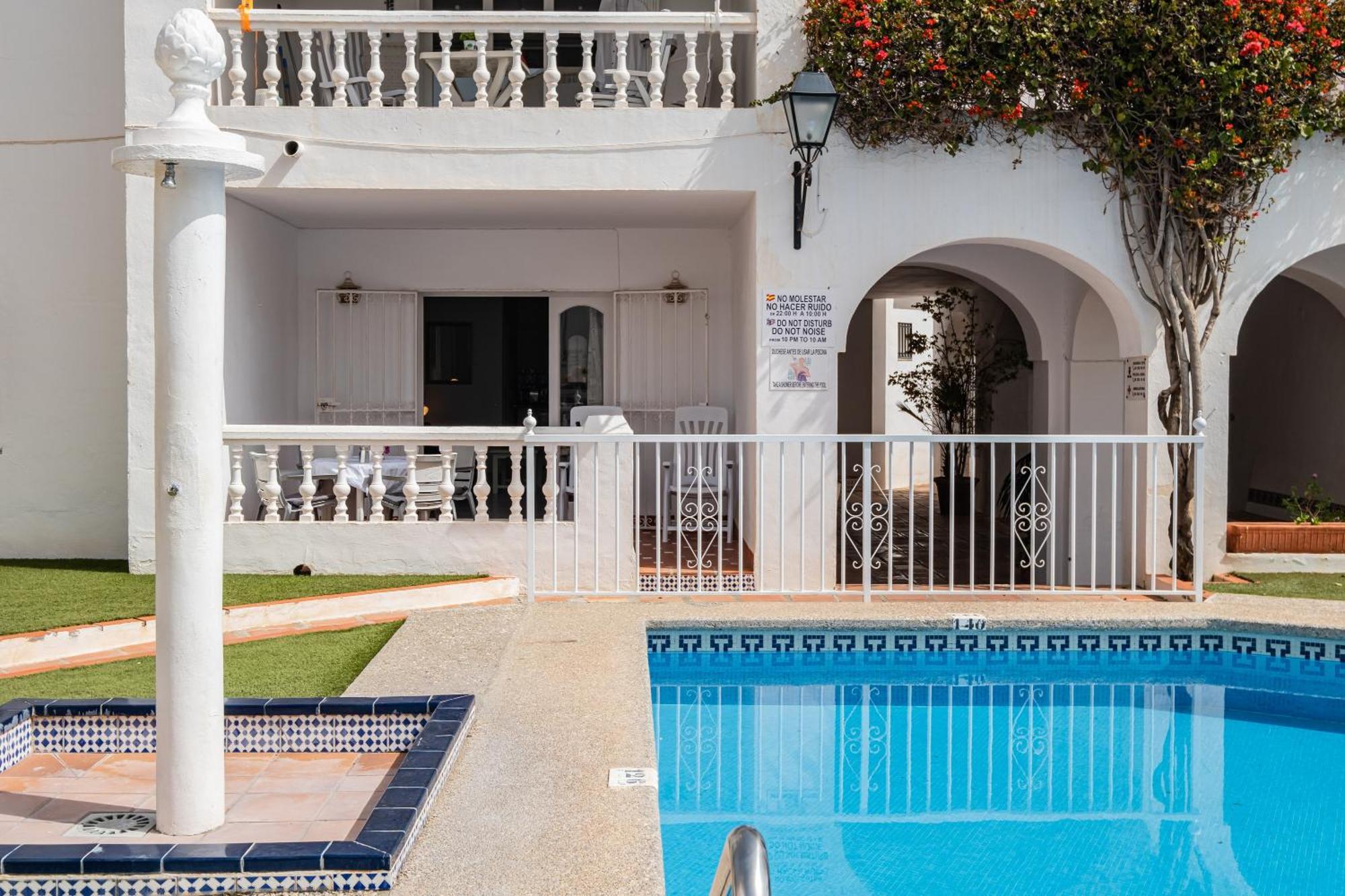 Bright spacious 1 bed apartment Nerja Exterior foto